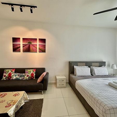 Teega Suites Puteriharbour By Wp Homestay جوهر بهرو المظهر الخارجي الصورة