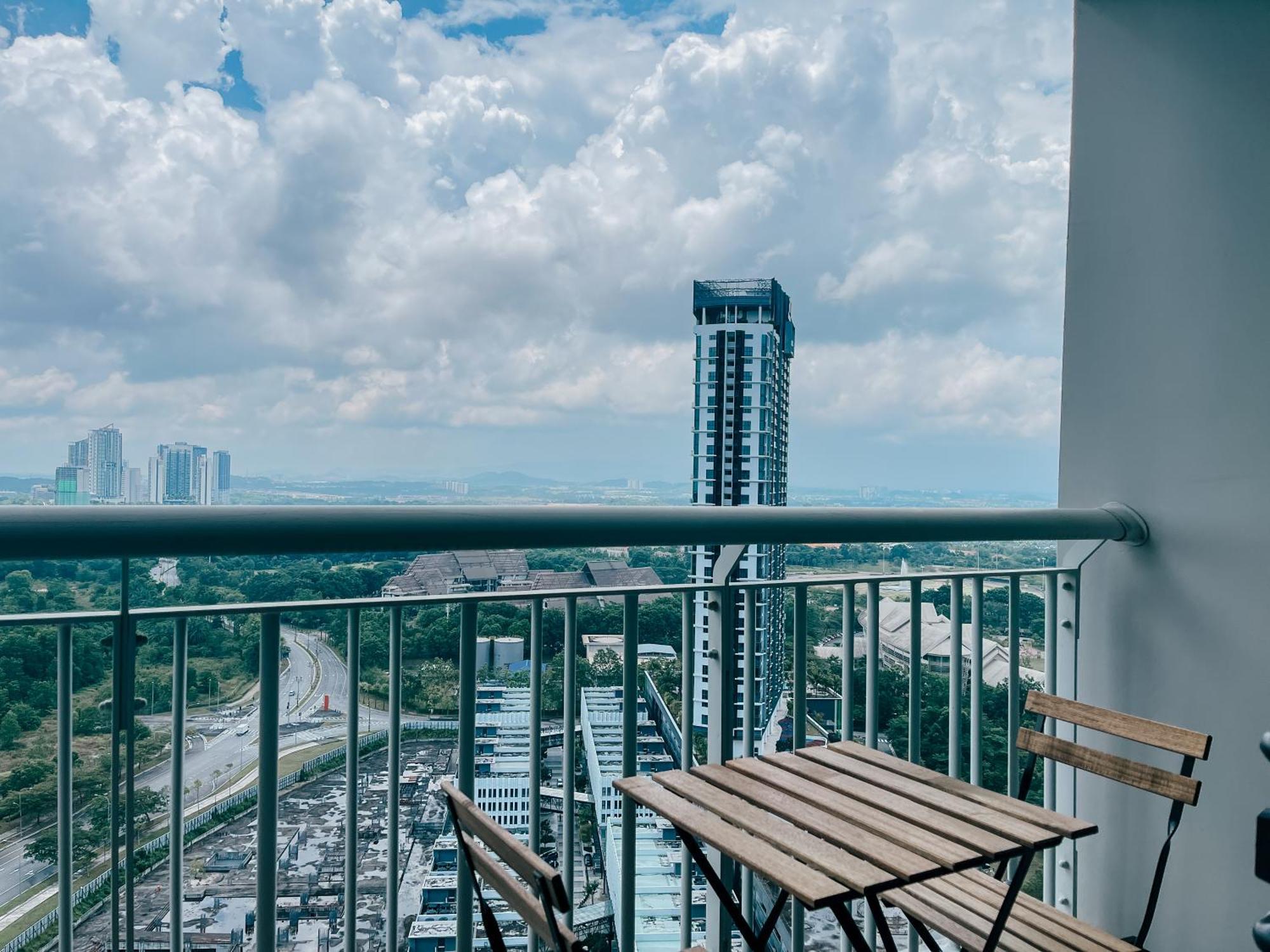 Teega Suites Puteriharbour By Wp Homestay جوهر بهرو المظهر الخارجي الصورة
