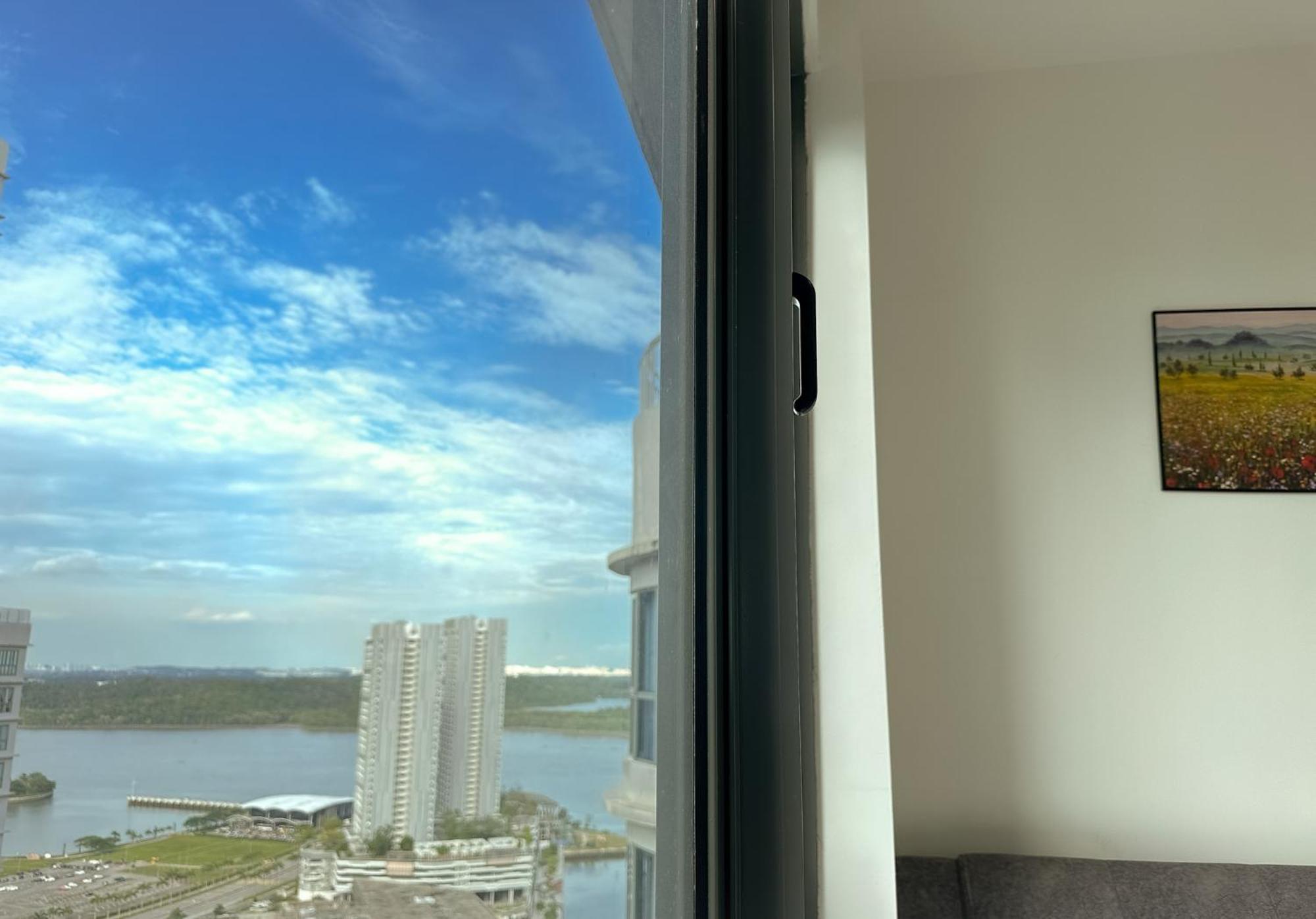Teega Suites Puteriharbour By Wp Homestay جوهر بهرو الغرفة الصورة